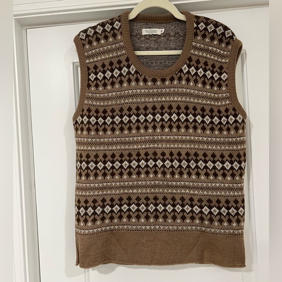 Brown Patterned Sweater Vest - Picture 1 of 4